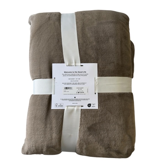 UGG Novah Queen Fleece Blanket Light Fawn Brown Bedding Comforter Reversible NEW - Picture 2 of 7